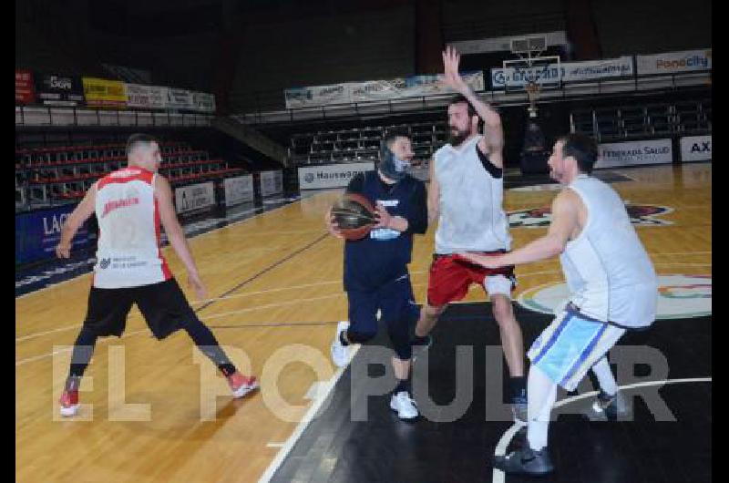 El selectivo de OlavarrÃ­a se entrenÃ³ anoche en el Maxigimnasio de Estudiantes 