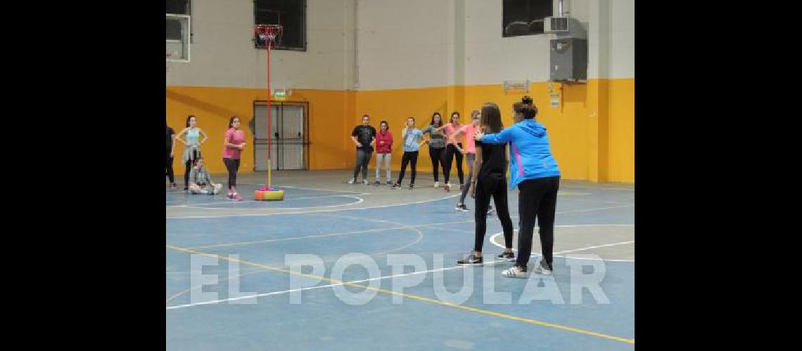 Crece la prÃ�ctica de Cestoball en La Madrid 