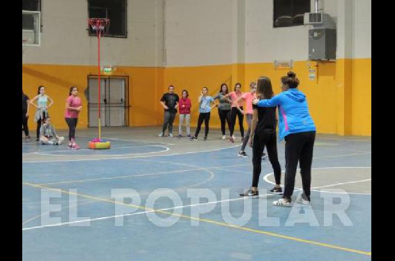 Crece la prÃ�ctica de Cestoball en La Madrid 