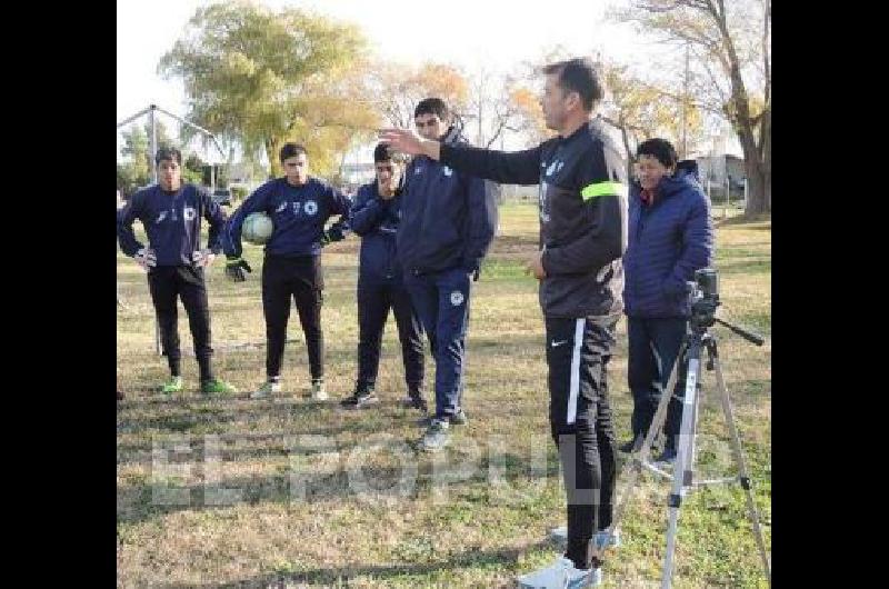 Marcos Doucede brindÃ³ una clÃ­nica para arqueros en La Madrid 