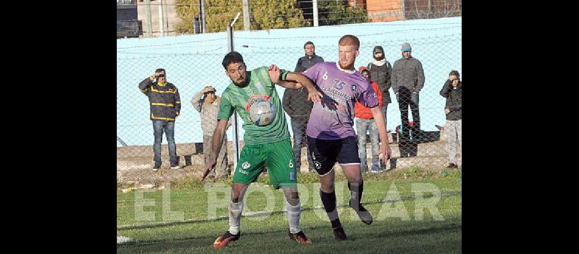 Ferro y Racing empataron 0 a 0 en la primera final 