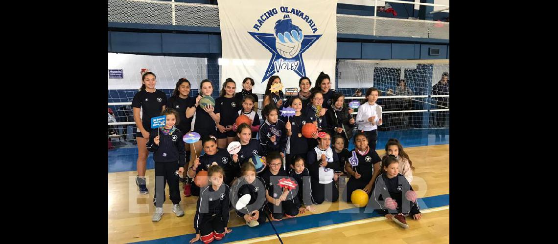 Encuentro de Minivoacuteleibol en Racing