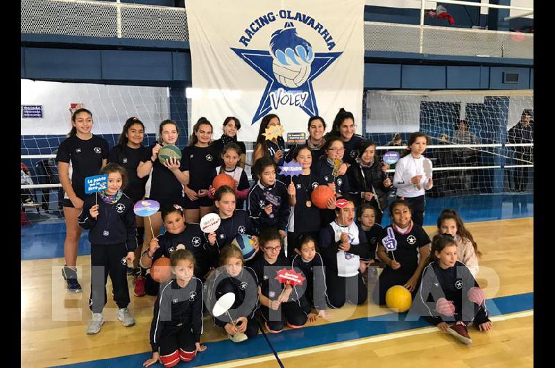 Encuentro de Minivoacuteleibol en Racing