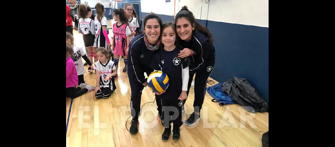 Encuentro de Minivoacuteleibol en Racing