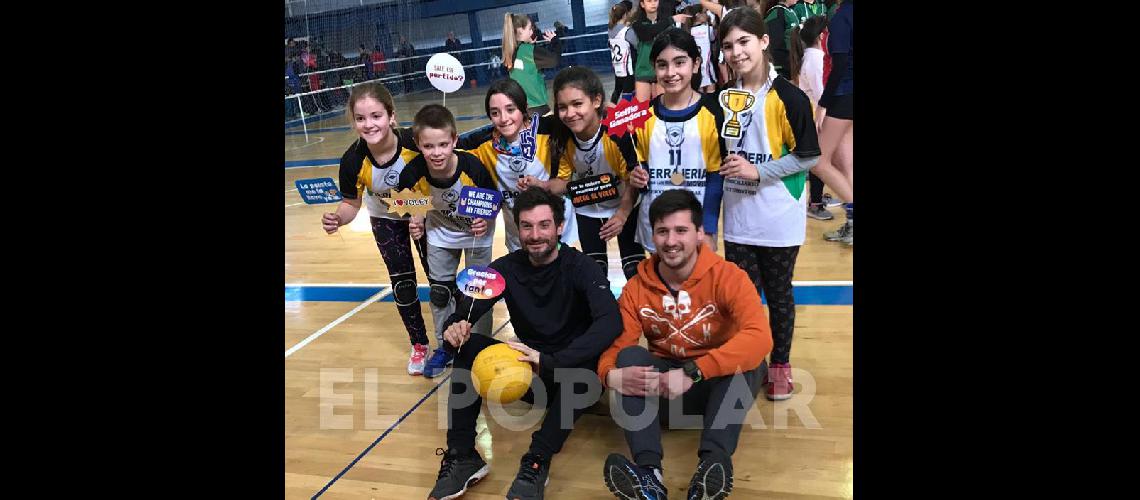 Encuentro de Minivoacuteleibol en Racing