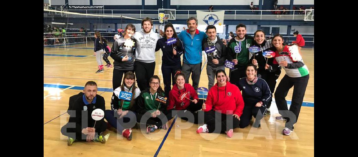 Encuentro de Minivoacuteleibol en Racing