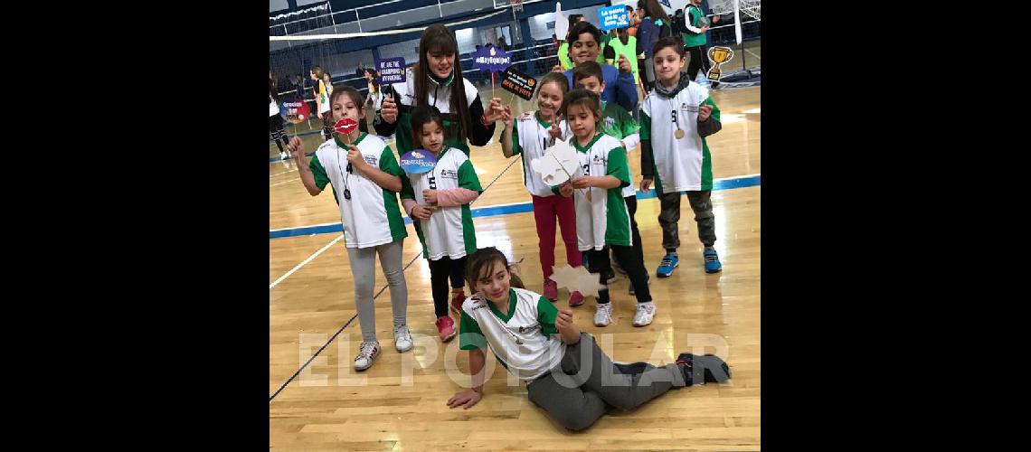 Encuentro de Minivoacuteleibol en Racing