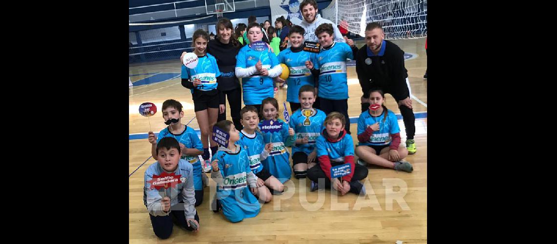 Encuentro de Minivoacuteleibol en Racing