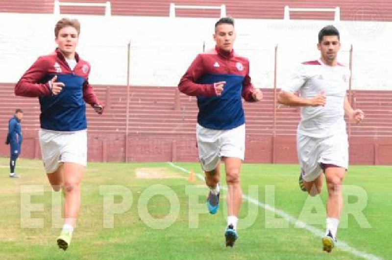 Pedro trota en La Fortaleza con Carlos Auzqui y Luciano Abecasis 