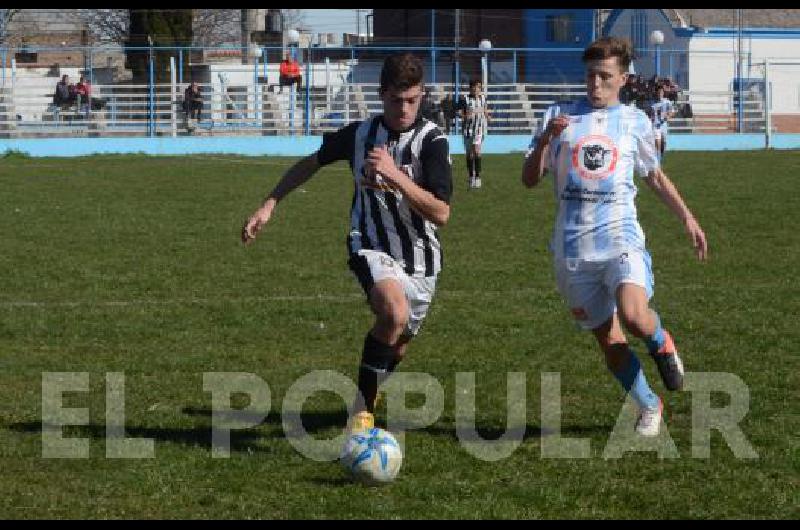 Ferro y Estudiantes jugaron ayer en el estadio Domingo Colasurdo 