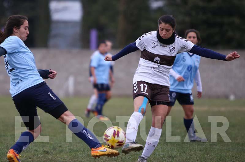 La seleccioacuten femenina sale a la cancha