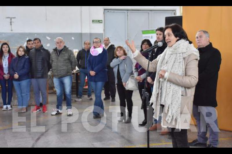 La Inspectora distrital fue quien abriÃ³ la muestra en la maÃ±ana de ayer 