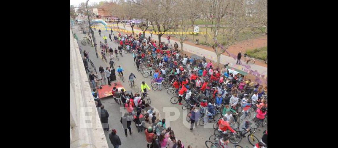 Los chicos participantes son alumnos de las escuelas primarias y secundarias del distrito 