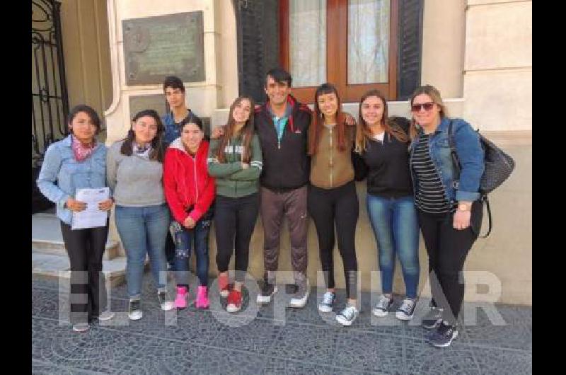 Alumnos de distintas escuelas de La Madrid viajaron a La Plata para participar del Parlamento Juvenil del Mercosur 