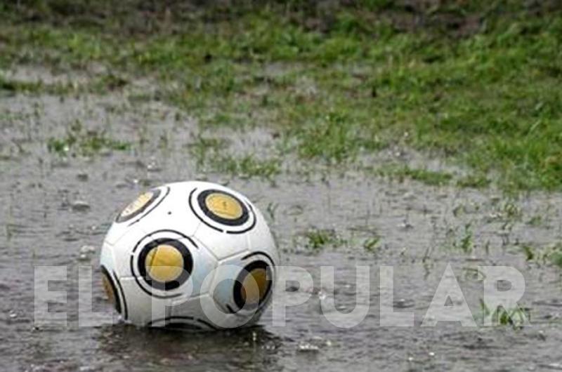 La lluvia paroacute la pelota