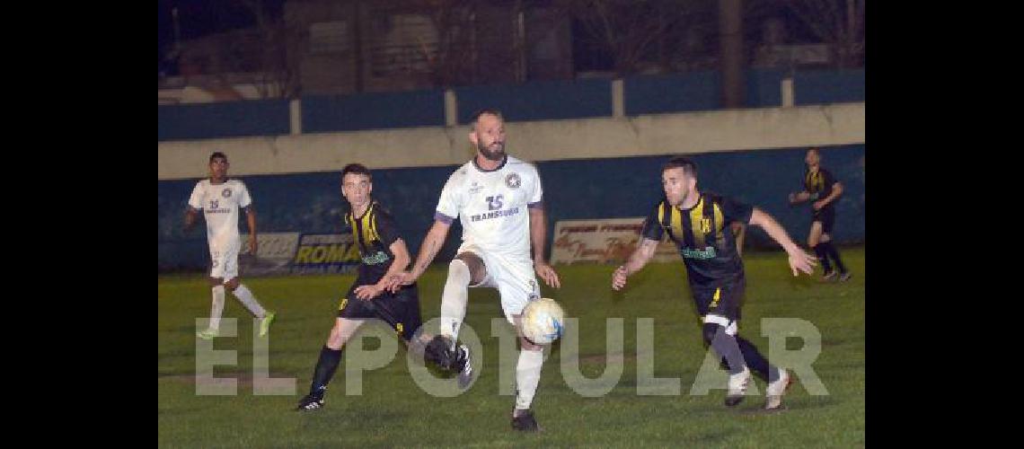 Juan JosÃ© Longhini marcÃ³ uno de los goles en el claro triunfo ante San MartÃ­n 