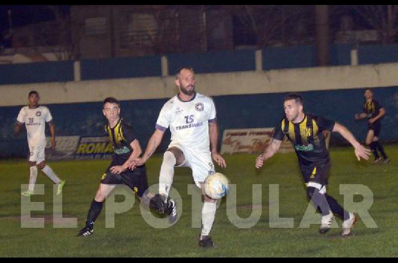 Juan JosÃ© Longhini marcÃ³ uno de los goles en el claro triunfo ante San MartÃ­n 