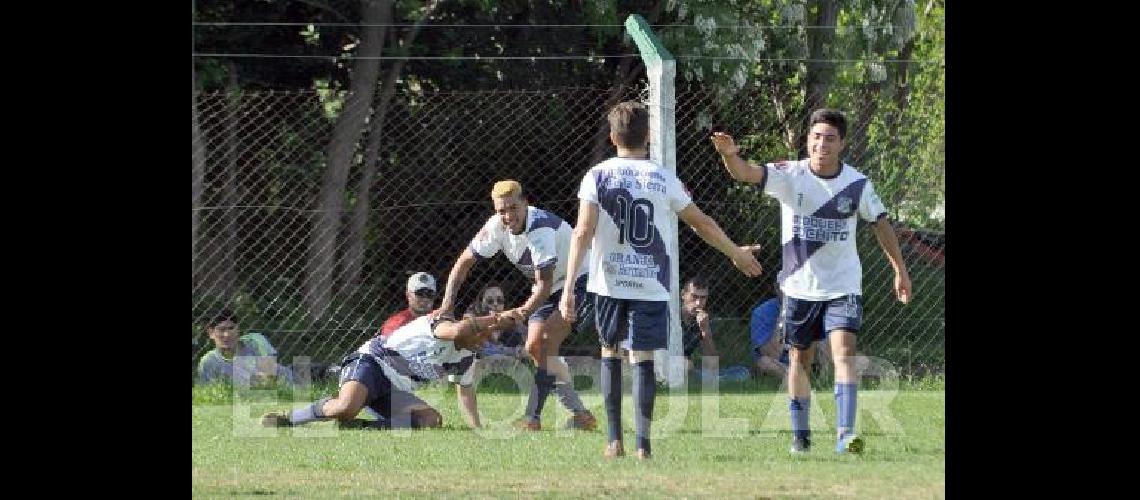 Sierra Chica festejÃ³ en la cancha de AtlÃ©tico Hinojo Ahora va ante El FortÃ­n 