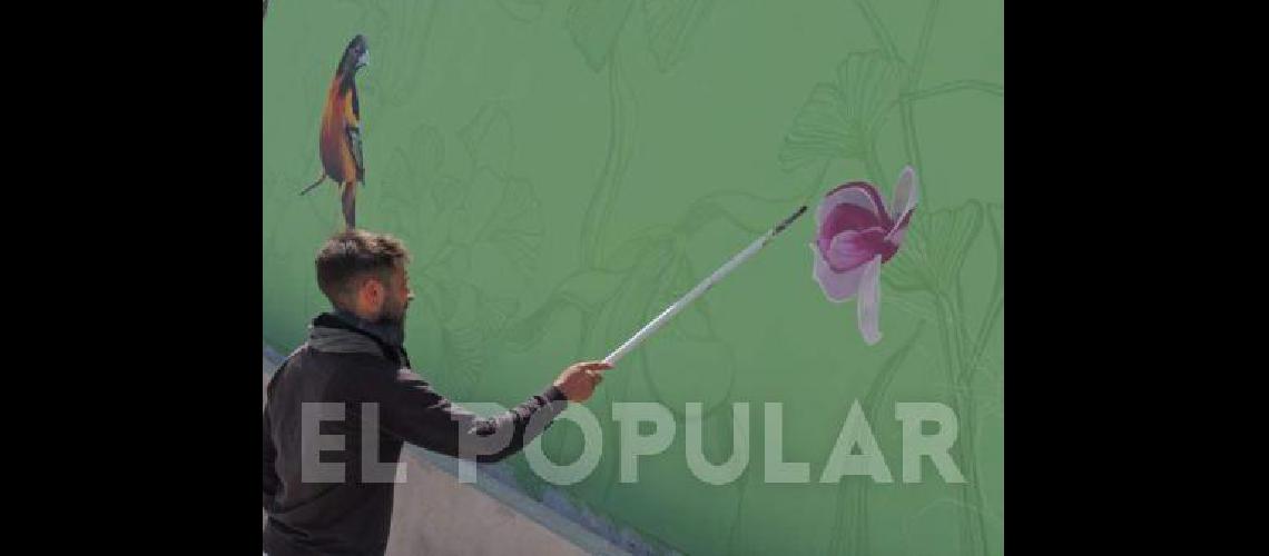 Juanjo Kaufmann pintÃ³ un mural en un complejo de departamentos 