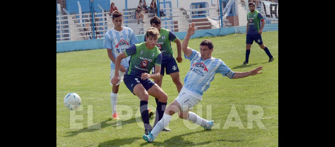 Racing se adelantoacute en la serie