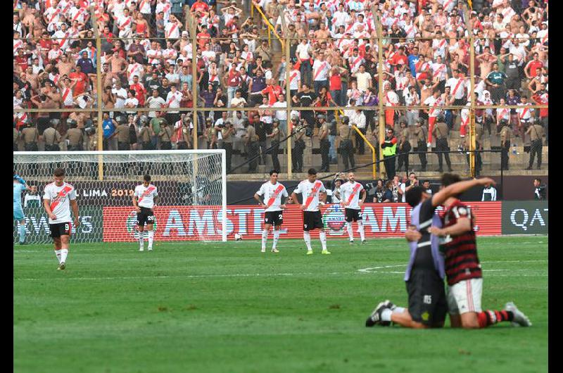 A River se le escapoacute en el final y Flamengo en el campeoacuten de la Copa Libertadores