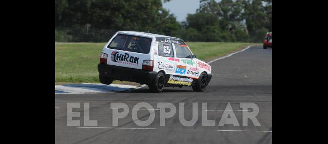 DespuÃ©s de dos arduos meses Daniel CrevatÃ­n y su equipo pudo recuperar el Fiat Uno 