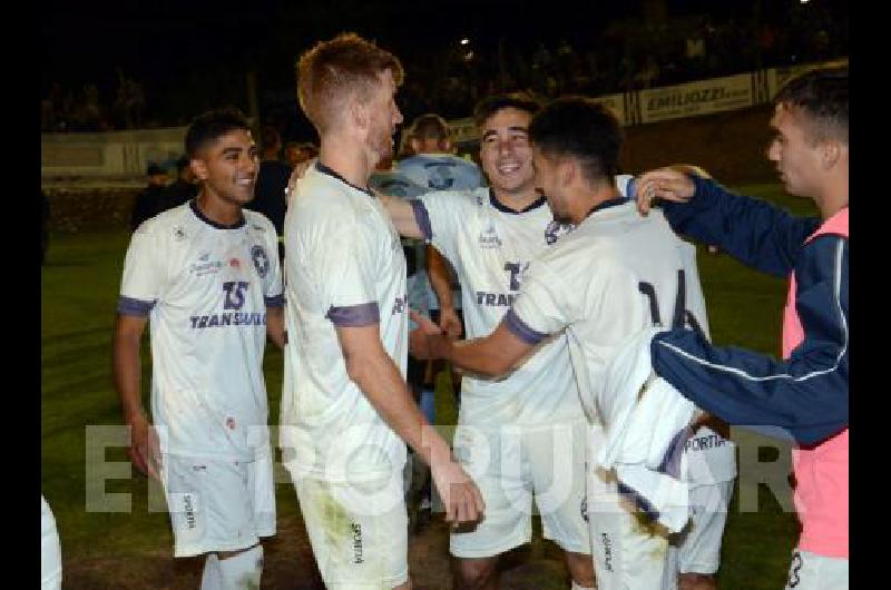 Racing A Club festejÃ³ el martes en el Parque Guerrero AllÃ­ jugarÃ otra vez el domingo 