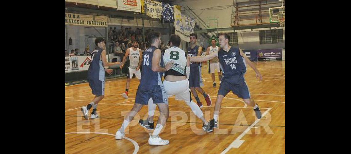 Racing A Club ganÃ³ anoche en el gimnasio Juan Manolio por 89 a 74 