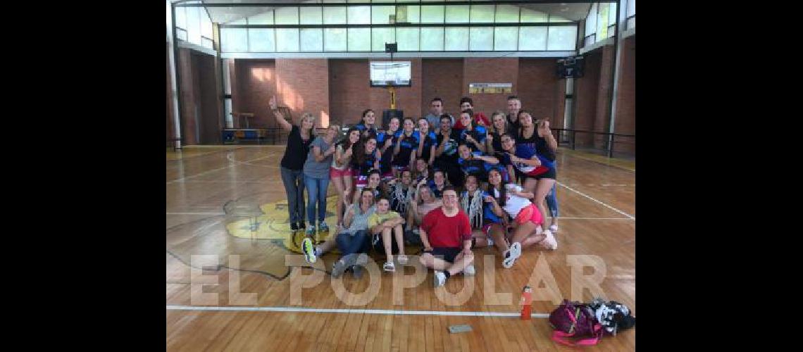 El equipo femenino U15 de Racing de La Madrid se consagrÃ³ ayer campeÃ³n anual del torneo de la ABO 