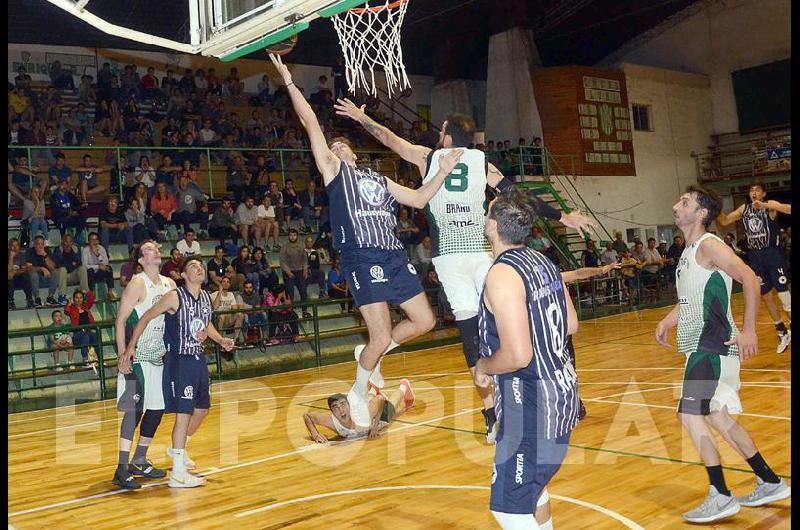 Racing festejoacute con el tiro del final