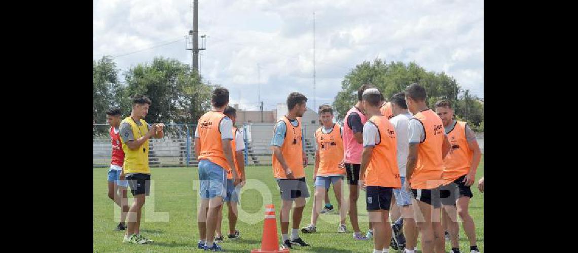 Ferro Carril Sud ya se entrenÃ³ ayer en su estadio AsÃ­ empezÃ³ otro proceso 