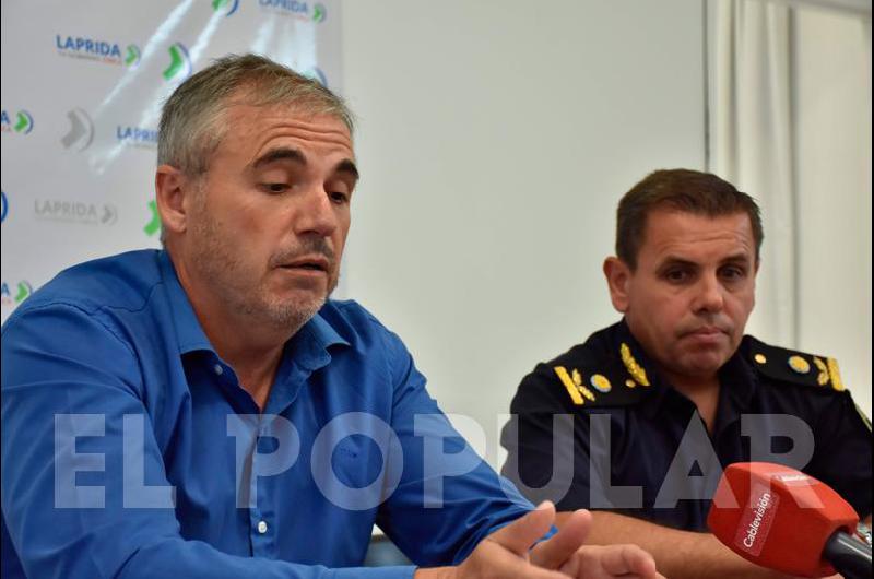 Daniel BayonÃ©s Director de Seguridad Municipio de Laprida y el Comisario Inspector Marcelo Amaya Jefe Policia Comunal Laprida Foto- Marcelo BeltrÃ�n  El Popular