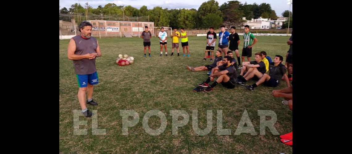 Cachi Gallo fue presentado como teacutecnico