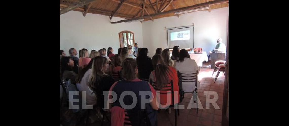 Docentes de La Madrid trabajarÃ�n en un material didÃ�ctico para el distrito 