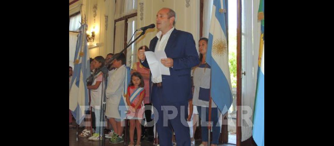 Autoridades polÃ­ticas y vecinos participaron del acto protocolar por el 130Â° aniversario de La Madrid 