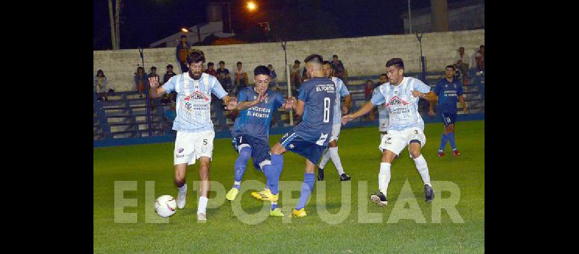 Ferro Carril Sud y Estudiantes animaron uno de los partidos de la segunda fecha 