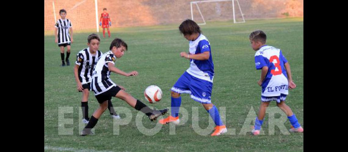 Estudiantes y El FortÃ­n tuvieron ayer tres duelos en el Guerrero 