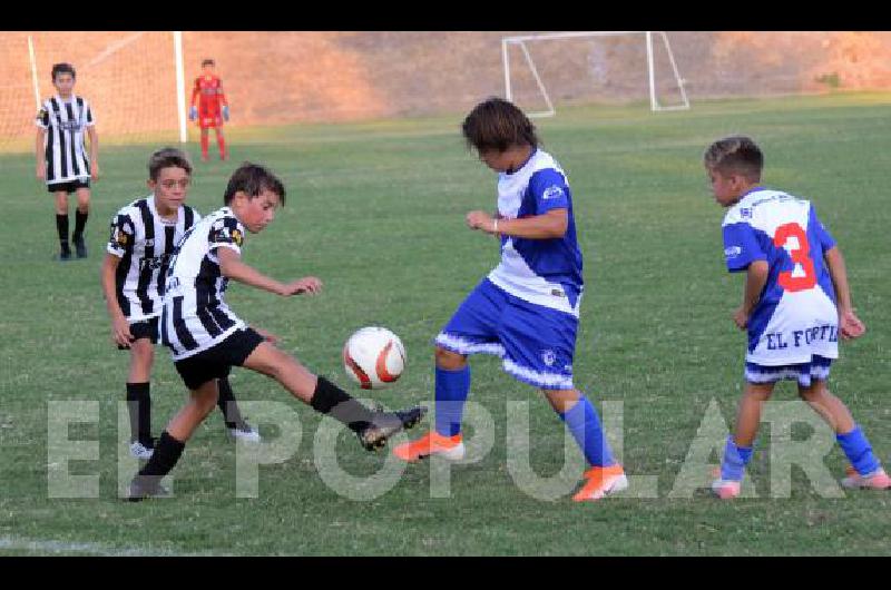 Estudiantes y El FortÃ­n tuvieron ayer tres duelos en el Guerrero 