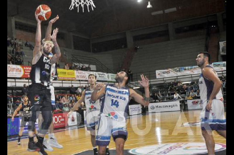 El base rosarino JeremÃ­as Sandrini anotÃ³ anoche 17 puntos en el equipo estudiantil 