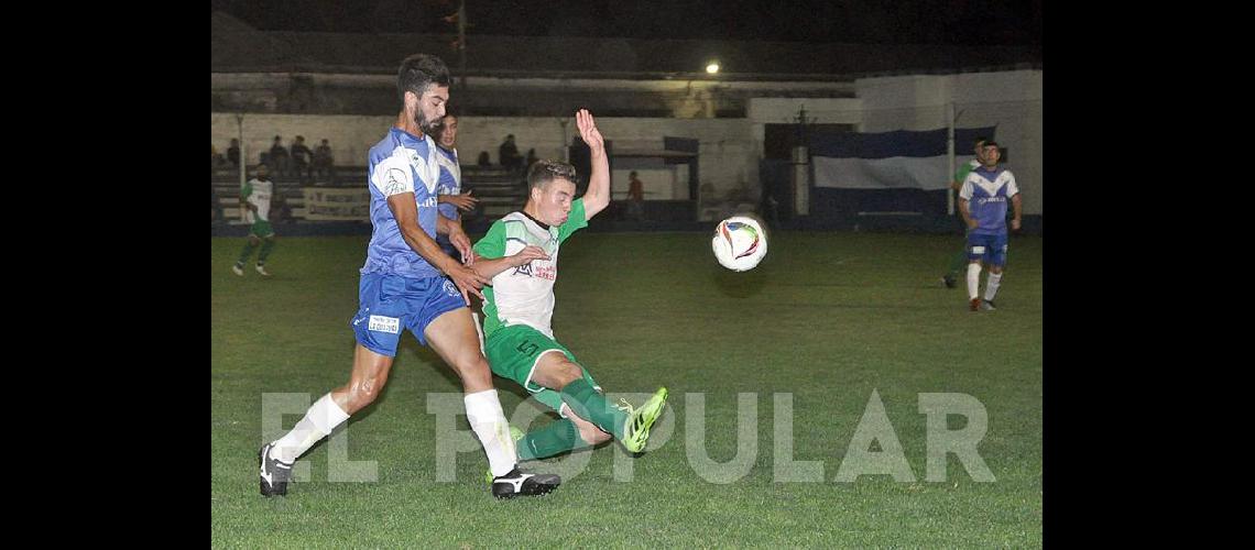 Fuacutetbol- todo suspendido