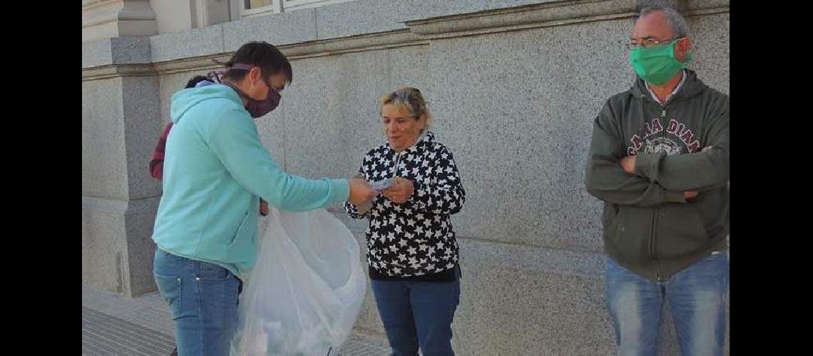 En General La Madrid es obligatorio el uso de Maacutescaras Faciales Comunitarias