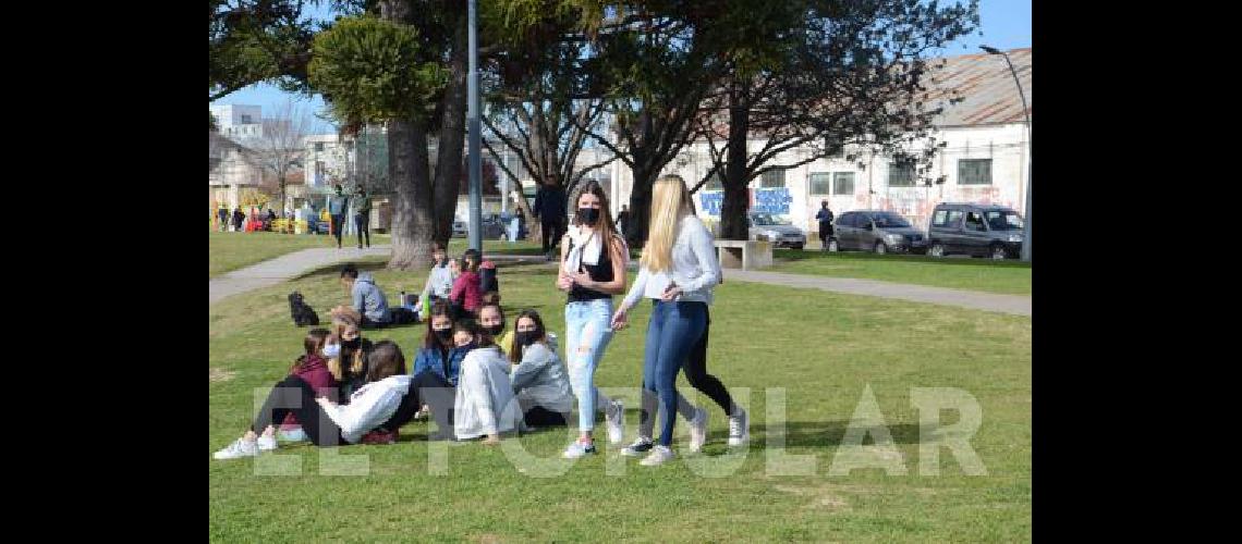 El fin de semana soleado hizo que muchos olavarrienses salieran a disfrutar del aire libre y los parques 