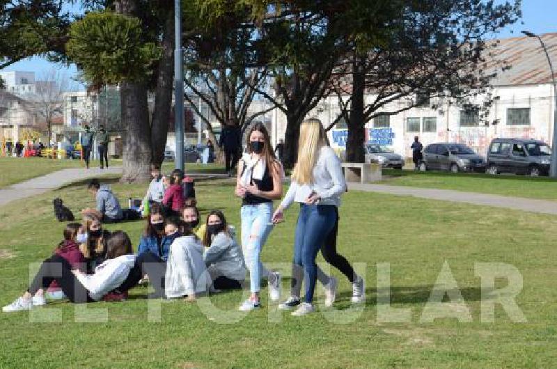 El fin de semana soleado hizo que muchos olavarrienses salieran a disfrutar del aire libre y los parques 