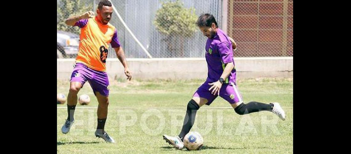 MatÃ­as Abelairas en el entrenamiento de Palamaflor en Bolivia 