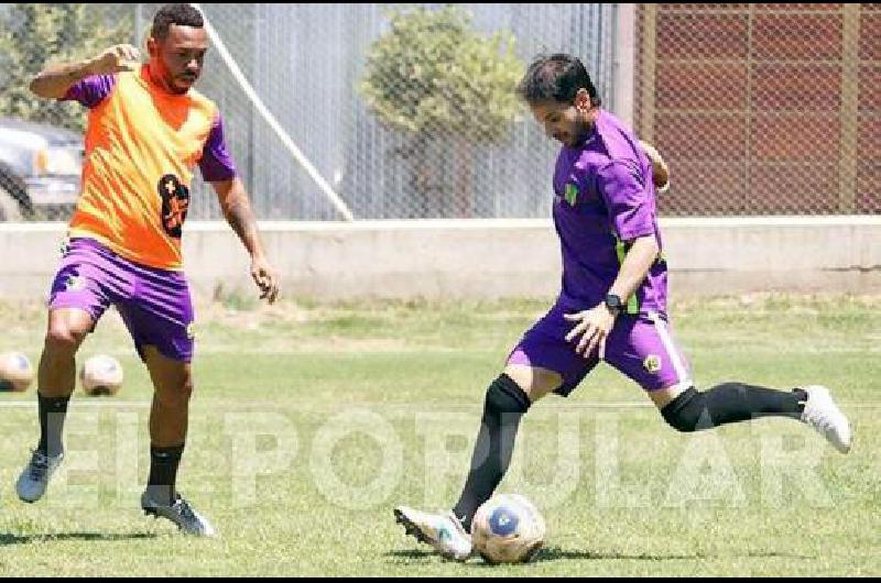 MatÃ­as Abelairas en el entrenamiento de Palamaflor en Bolivia 