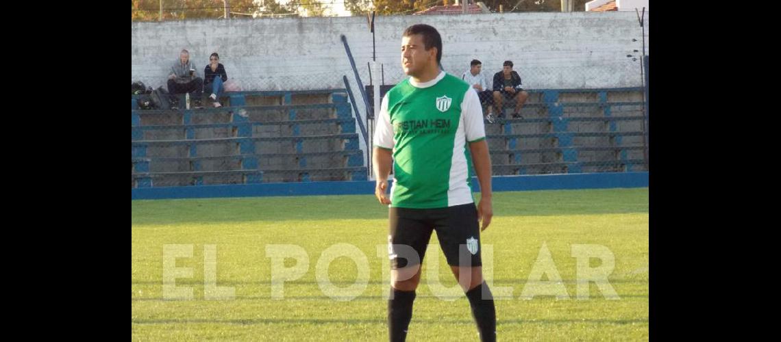 Jonathan Azcona en uno de sus partidos con la camiseta de Hinojo Gentileza Daniel Riquelme