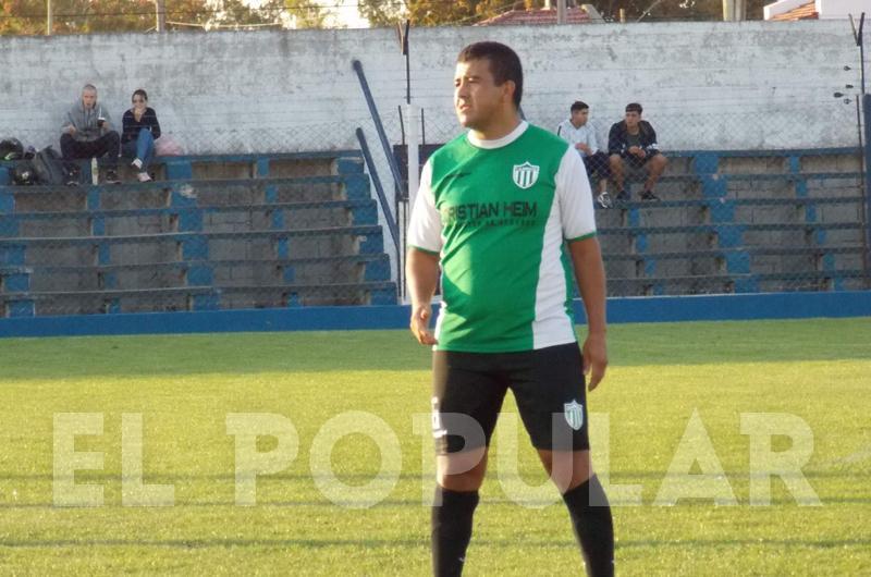 Jonathan Azcona en uno de sus partidos con la camiseta de Hinojo Gentileza Daniel Riquelme