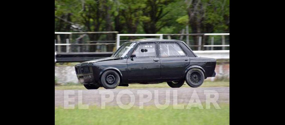 El campeÃ³n 2017 Emiliano Juez probÃ³ en La Bota con un motor de Etchecolatz 