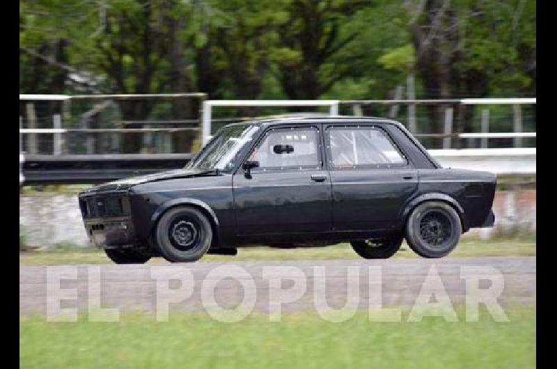 El campeÃ³n 2017 Emiliano Juez probÃ³ en La Bota con un motor de Etchecolatz 