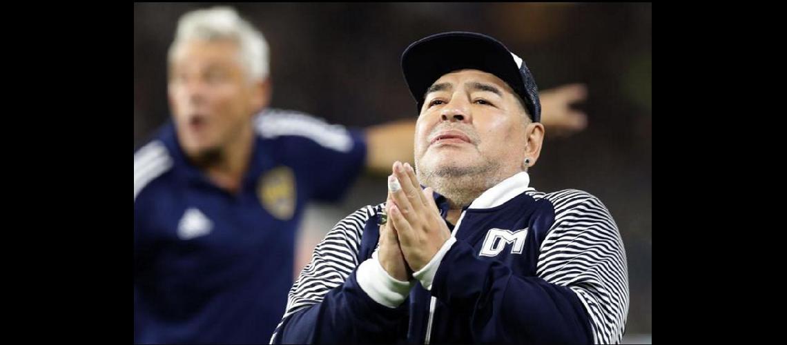 Diego Maradona ejerciendo de entrenador con Gimnasia de La Plata (Alejandro Pagni  AFP) 